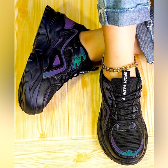 Women sneakers - Picture 2 of 4